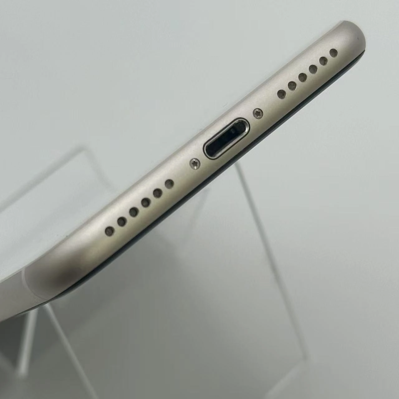 iPhoneSE 第3世代 64GB スターライト MMYD3J/A SoftBank版SIMフリー