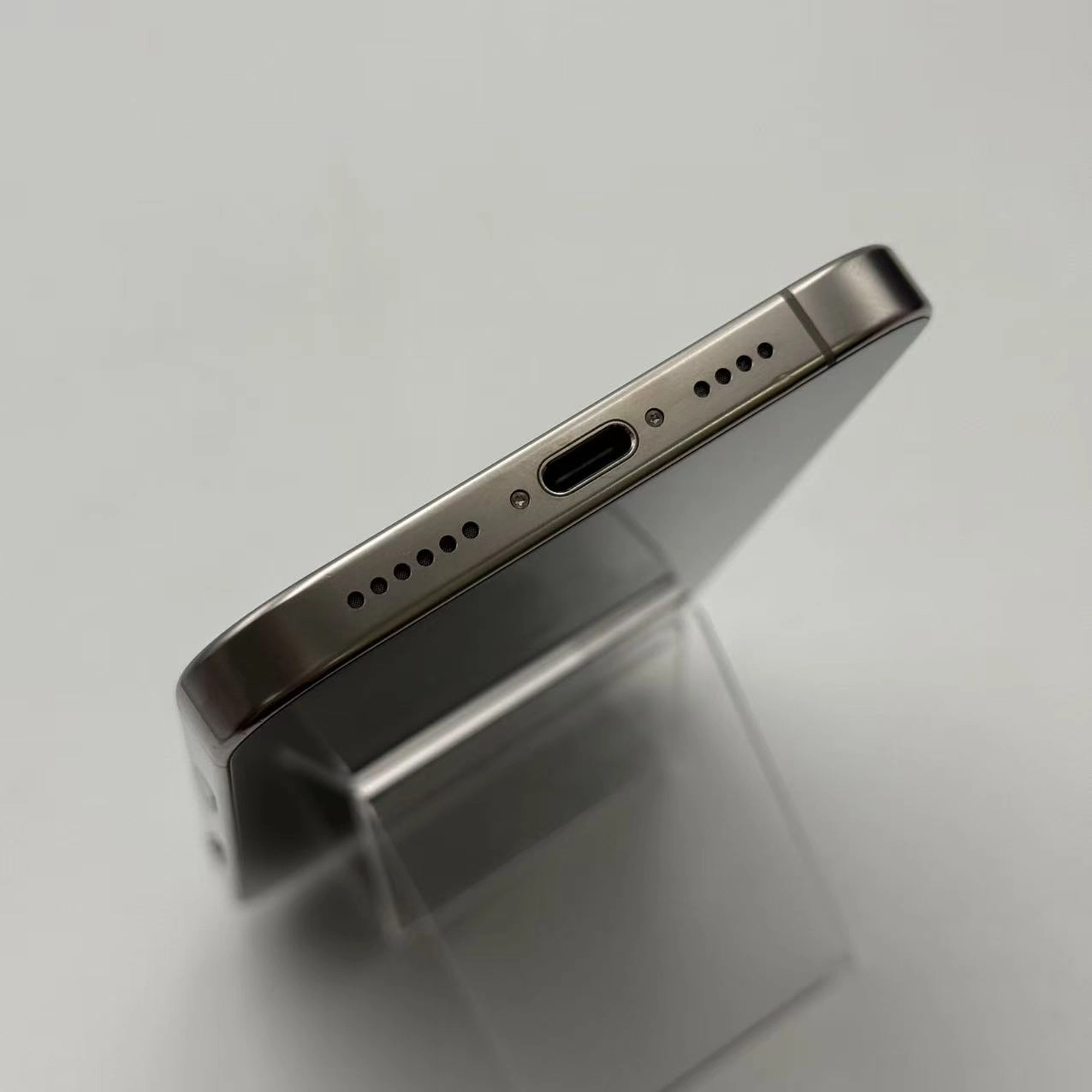 iPhone16 Pro Max 512GB ナチュラルチタニウム MYWP3J/A Apple版SIMフリー