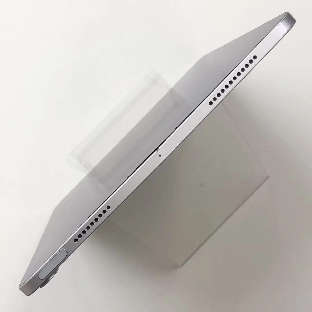 iPad Air 第4世代 Wi-Fiモデル 64GB シルバー MYFN2J/A 訳あり品
