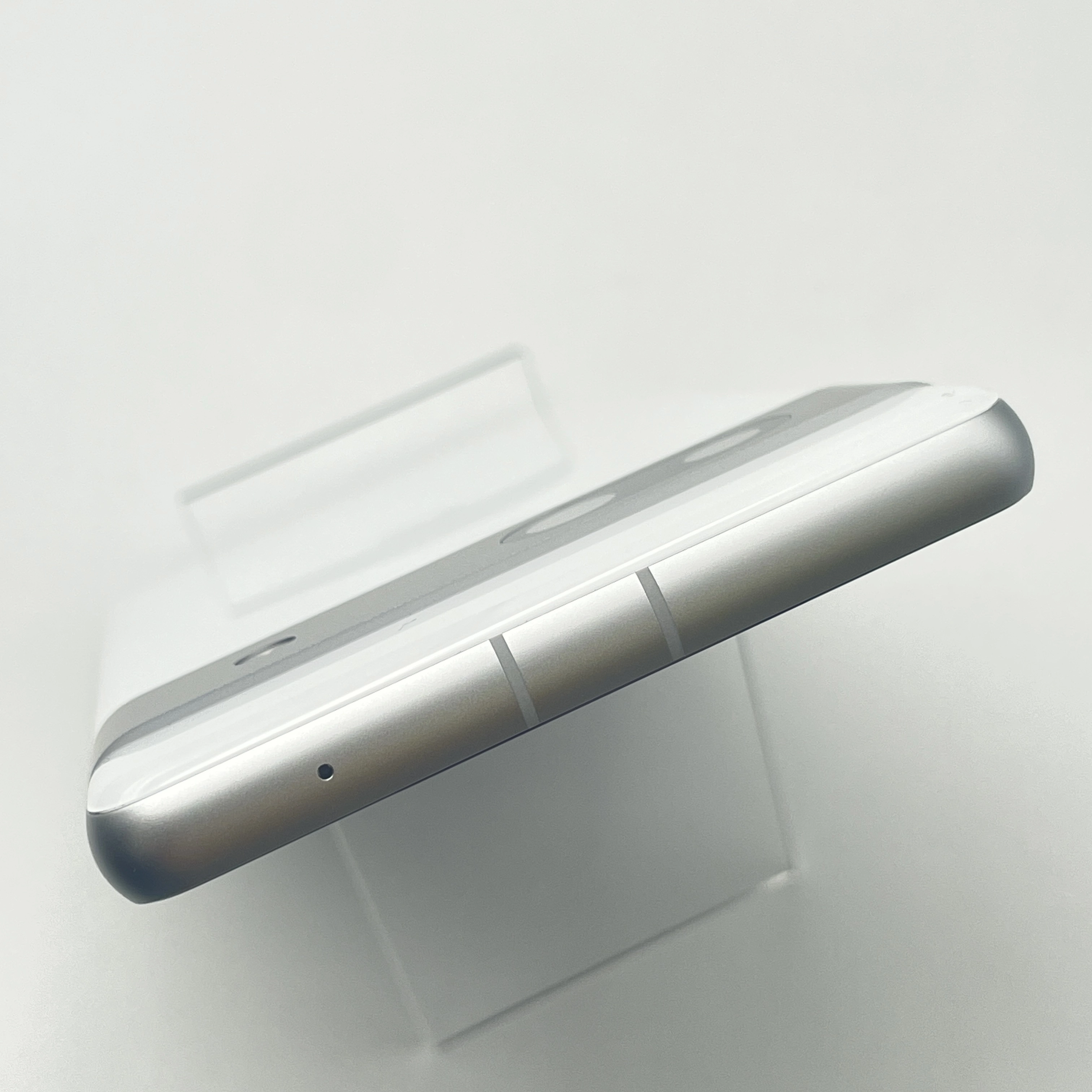 Google Pixel 7a 128GB Snow G82U8 Apple版SIMフリー 極美品