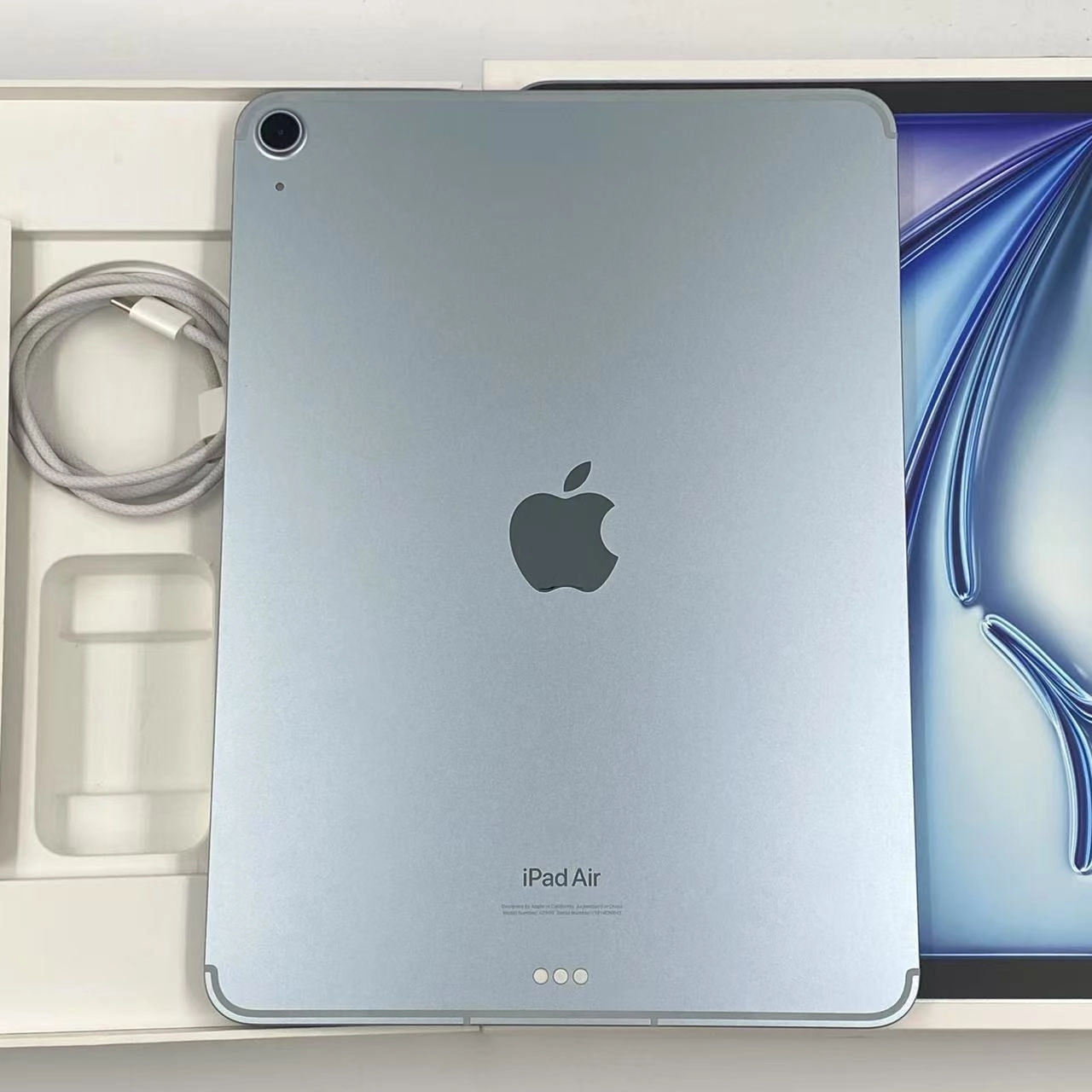 iPad Air 11インチ 第6世代 256GB SoftBank版SIMフリー MUXJ3J/A 極美品