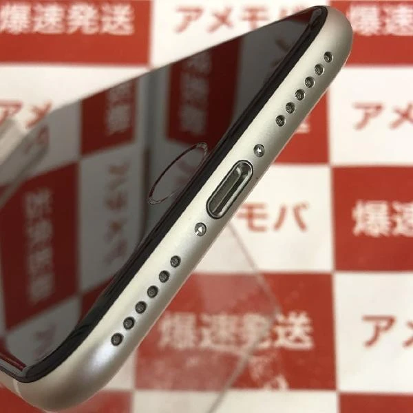 iPhoneSE 第3世代 docomo版SIMフリー 64GB MMYD3J/A A2782 新品同様