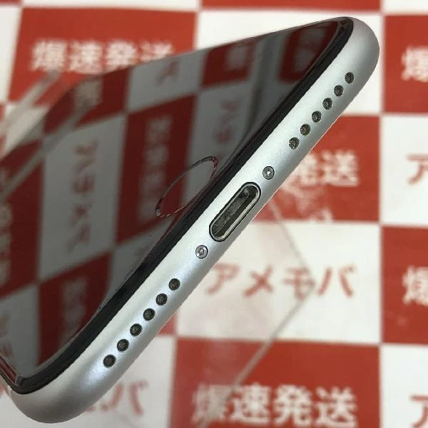 iPhoneSE 第2世代 docomo版SIMフリー 64GB MHGQ3J/A A2296 極美品 ホワイト