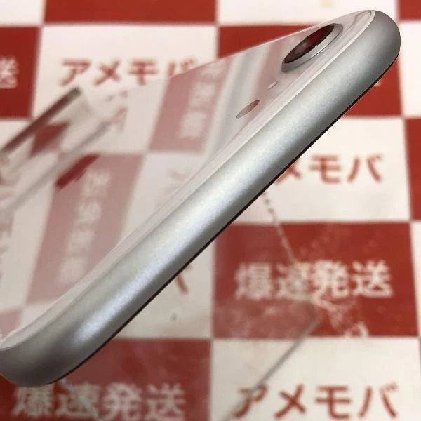 iPhoneSE 第2世代 docomo版SIMフリー 64GB MHGQ3J/A A2296 極美品 ホワイト