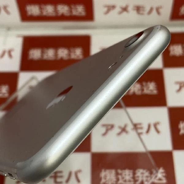 iPhone7 au版SIMフリー 32GB MNCF2J/A A1779 シルバー