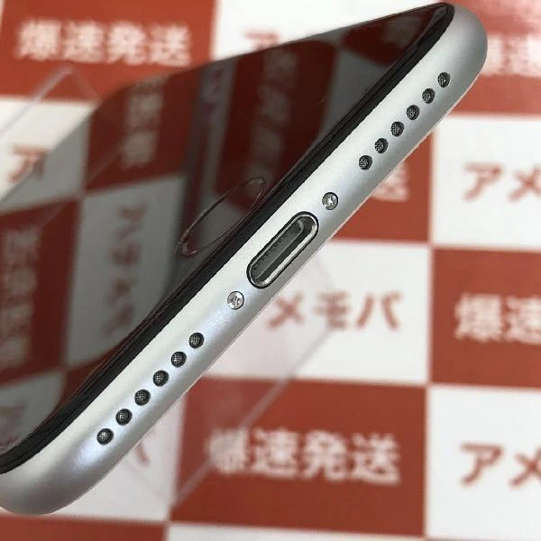 iPhoneSE 第2世代 docomo版SIMフリー 128GB MHGU3J/A A2296 極美品 ホワイト