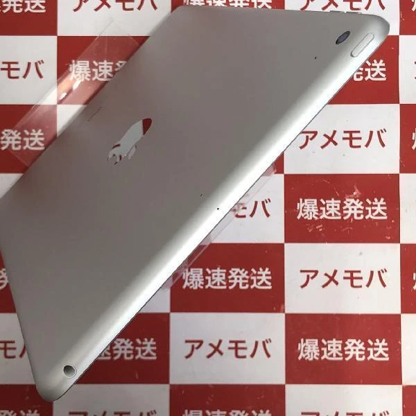 iPad 第8世代 Wi-Fiモデル 128GB MYLE2J/A A2270 極美品