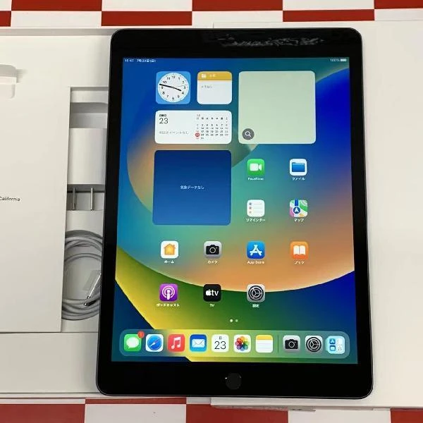 iPad 第8世代 Wi-Fiモデル 32GB MYL92J/A A2270 充電2回