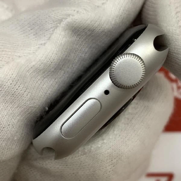 TU_Apple Watch SE 第2世代 GPSモデル  40mm MNJV3J/A A2722 極美品