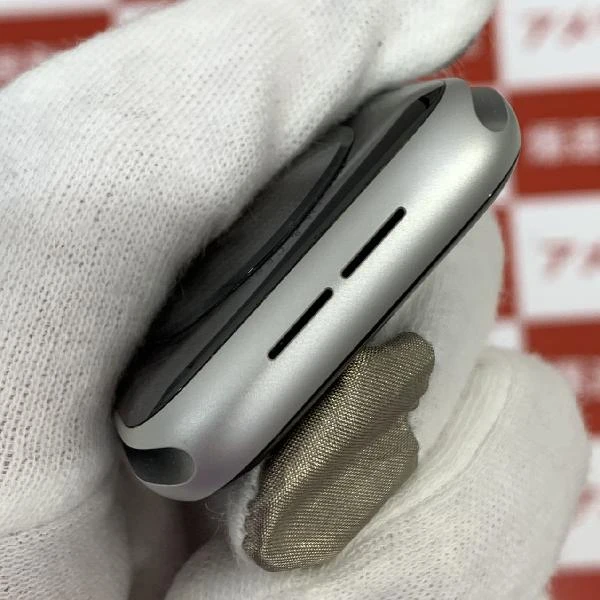 Apple Watch SE GPSモデル  44mm MKQ43KH/A A2352 極美品