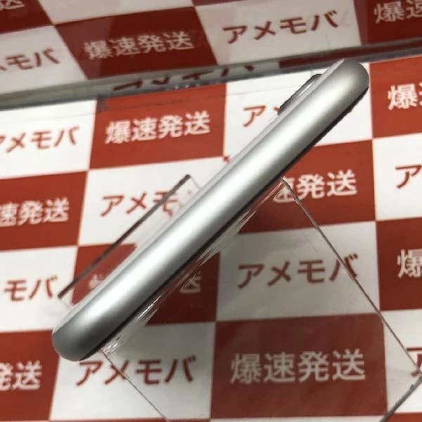 iPhoneSE 第2世代 docomo版SIMフリー 64GB MHGQ3J/A A2296 極美品 ホワイト