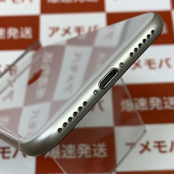 iPhoneSE 第3世代 docomo版SIMフリー 64GB MMYD3J/A A2782 新品同様