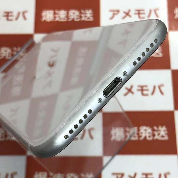 iPhoneSE 第2世代 docomo版SIMフリー 128GB MHGU3J/A A2296 極美品 ホワイト