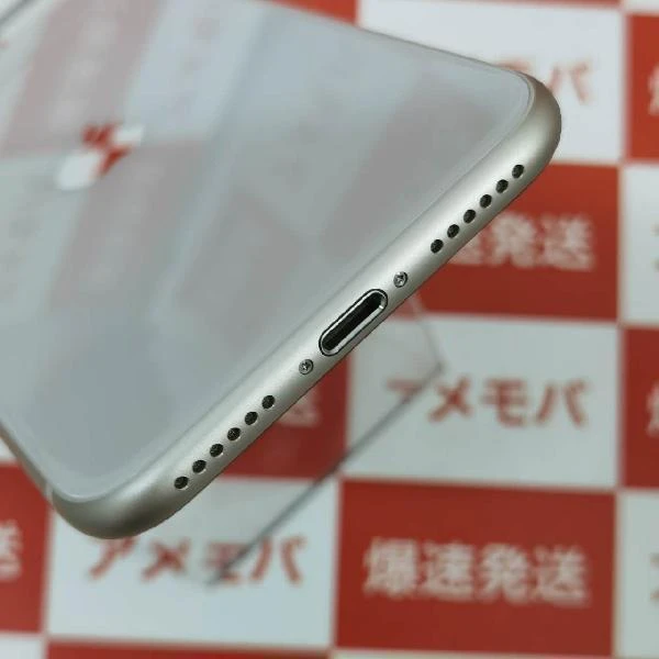 iPhoneSE 第3世代 au版SIMフリー 128GB MMYF3J/A A2881 美品