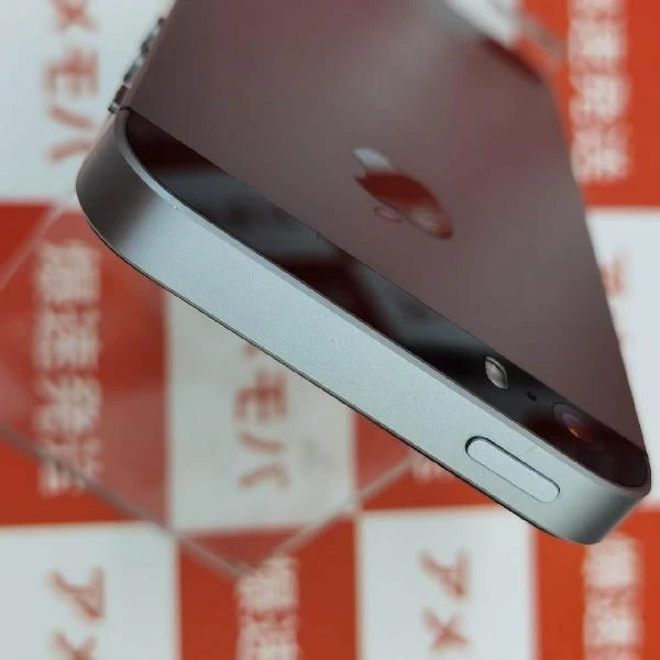 iPhoneSE Apple版SIMフリー 64GB NLM62J/A A1723 極美品