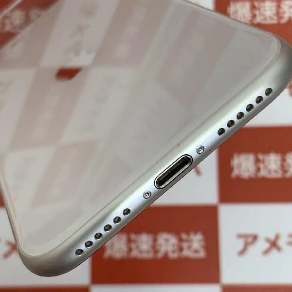 iPhoneSE 第3世代 au版SIMフリー 256GB MMYK3J/A A2782 極美品