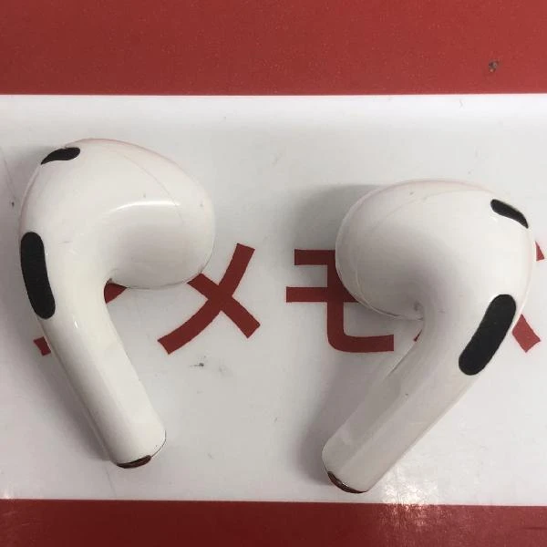 Apple AirPods 第3世代 MagSafe充電ケース付き  MME73J/A ホワイト