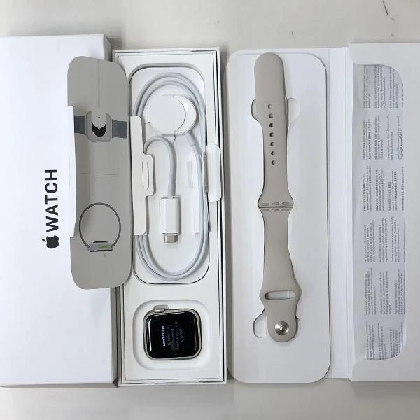 Apple Watch SE 第2世代 GPSモデル 32GB MR9U3J/A A2722 新品同様