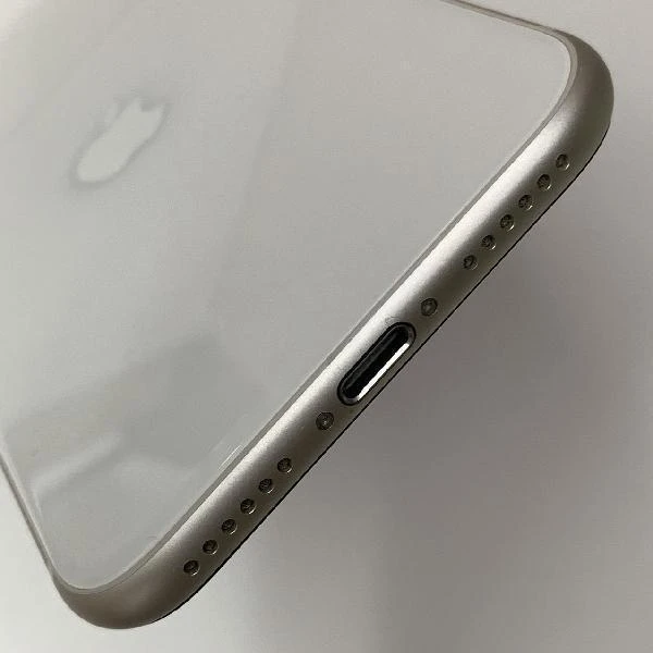 iPhoneSE 第3世代 au版SIMフリー 256GB MMYK3J/A A2782 美品