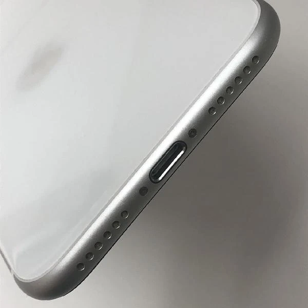 iPhoneSE 第2世代 楽天モバイル版SIMフリー 64GB MHGQ3J/A A2296 美品 ホワイト