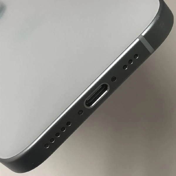 iPhone15 Apple版SIMフリー 256GB MTMR3J/A A3089 極美品