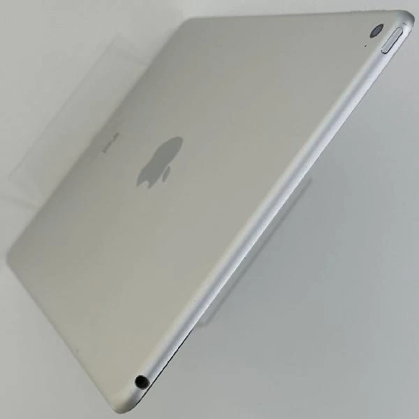 iPad Air 第2世代 Wi-Fiモデル 64GB MGKM2J/A A1566 シルバー