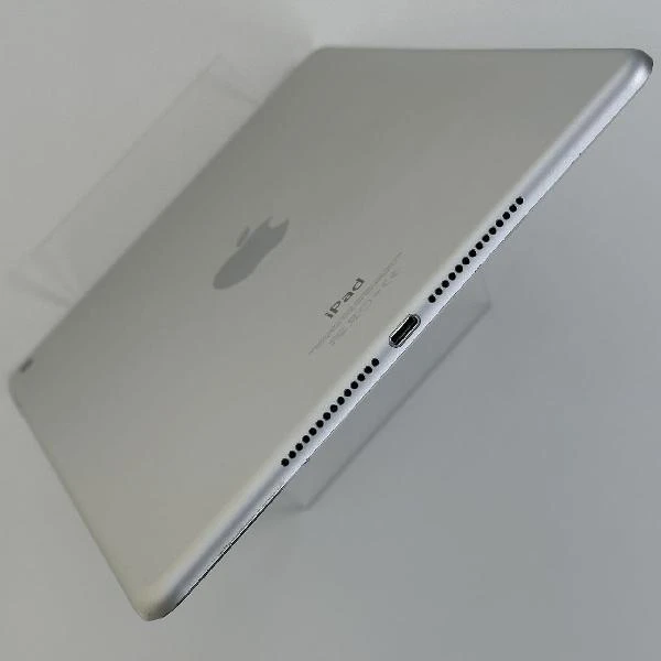 iPad Air 第2世代 Wi-Fiモデル 64GB MGKM2J/A A1566 シルバー