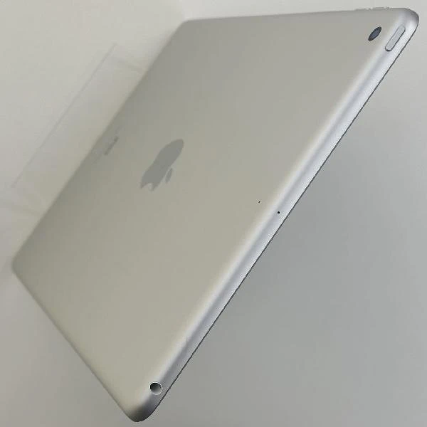 iPad 第7世代 Wi-Fiモデル 32GB MW752J/A A2197 新品同様