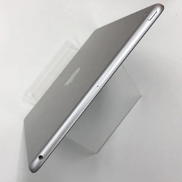 iPad 第6世代 Wi-Fiモデル 32GB MR7G2J/A A1893