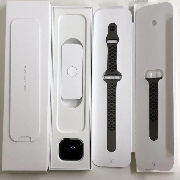 Apple Watch Series 8 GPS + Cellularモデル 32GB MNLF3J/A A2773 極美品