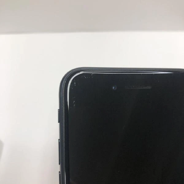 iPhoneSE 第3世代 au版SIMフリー 64GB MMYC3J/A A2782