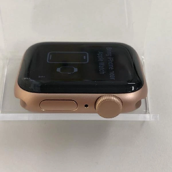 Apple Watch SE GPSモデル 32GB MKQ03J/A A2351 新品同様