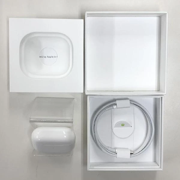 Apple AirPods 第3世代 MagSafe充電ケース付き  MME73J/A 美品 ホワイト