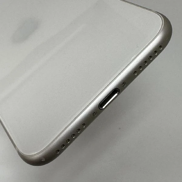 iPhoneSE 第3世代 au版SIMフリー 64GB MMYD3J/A 美品