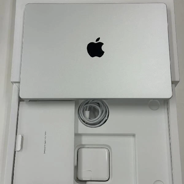 MacBook Pro 14インチ 2023 M3 Pro 18GB 512GB FRX63J/A 極美品 シルバー