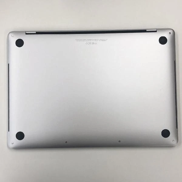 MacBook Pro 13インチ 2020 Thunderbolt 3ポートx4  2Ghz Core i5 16GB 512GB 新品同様 シルバー