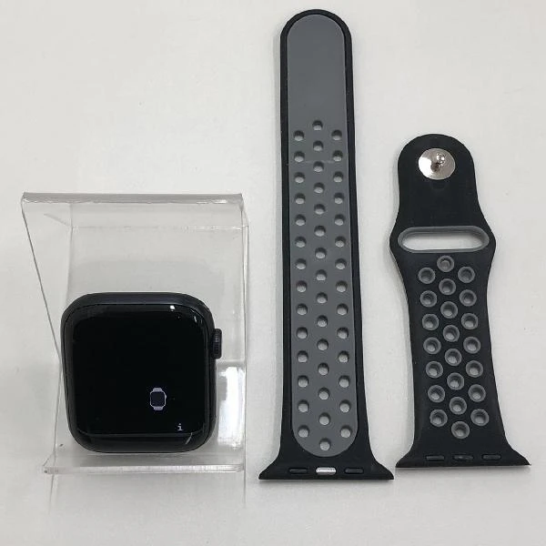 Apple Watch SE 第2世代 GPSモデル 32GB MNK03J/A 美品