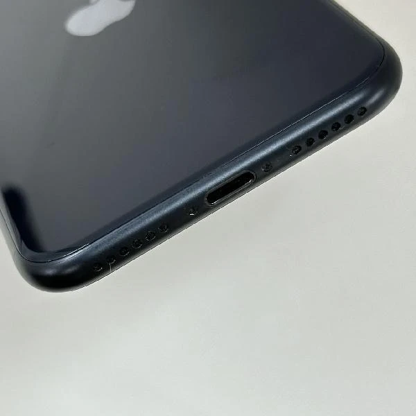 iPhoneSE 第3世代 64GB docomo版SIMフリー MMYC3J/A 美品