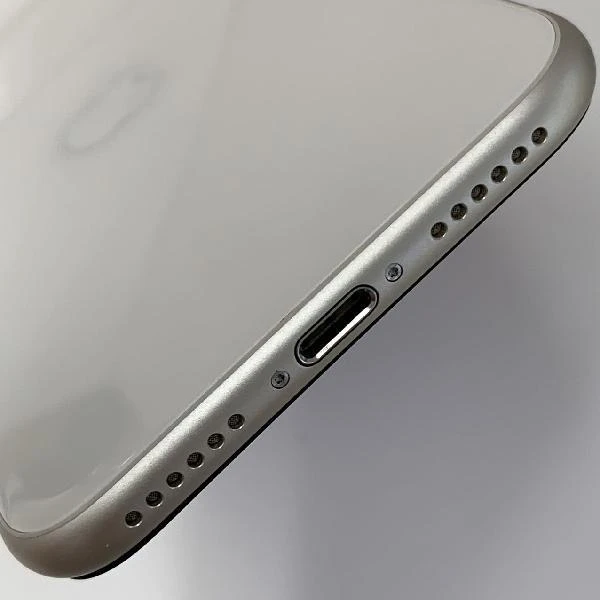 iPhoneSE 第3世代 128GB docomo版SIMフリー MMYG3J/A 訳あり品