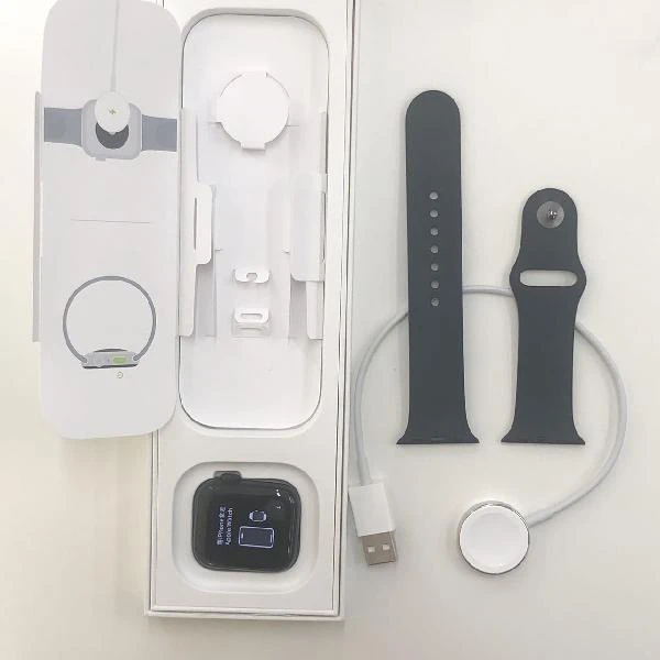 Apple Watch SE 第2世代 GPSモデル 32GB MR9Y3J/A A2722 新品同様