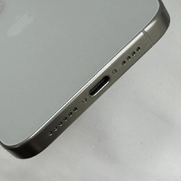 iPhone15 Pro Max Apple版SIMフリー 256GB MU6Q3J/A A3105 極美品 No 商品カラー