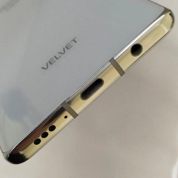 LG VELVET L-52A docomo 128GB SIMロック解除済 L-52A