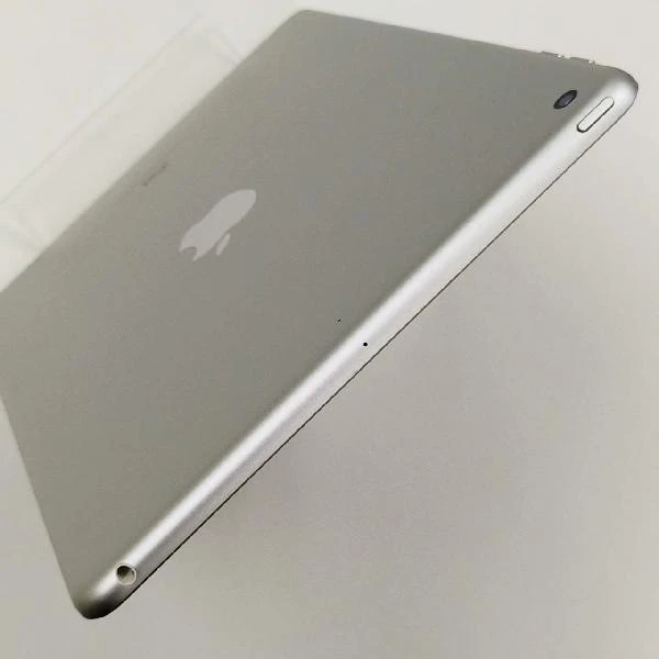 iPad 第5世代 Wi-Fiモデル 32GB MP2G2J/A A1822 美品