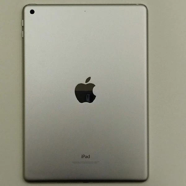 iPad 第5世代 Wi-Fiモデル 32GB MP2G2J/A A1822 美品