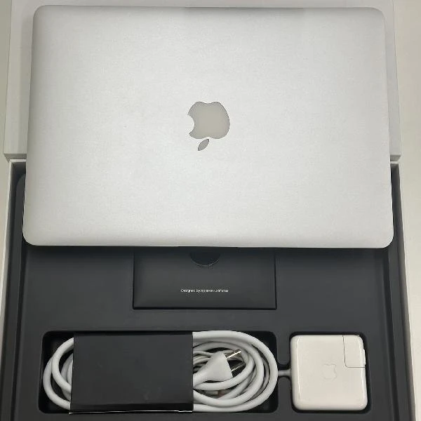 Macbook Air 13インチ 2017  1.8GHz Corei5 8GB 128GB A1466 シルバー