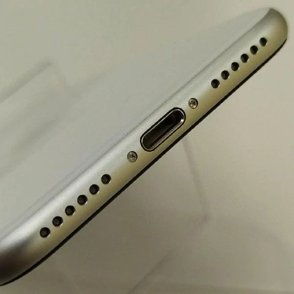 iPhoneSE 第2世代 Y!mobile版SIMフリー 64GB MHGQ3J/A A2296 極美品 ホワイト