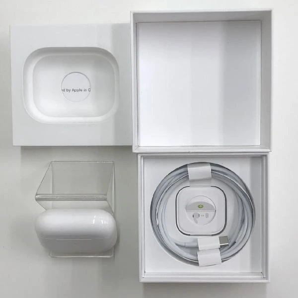 AirPods Pro  MWP22J/A ホワイト