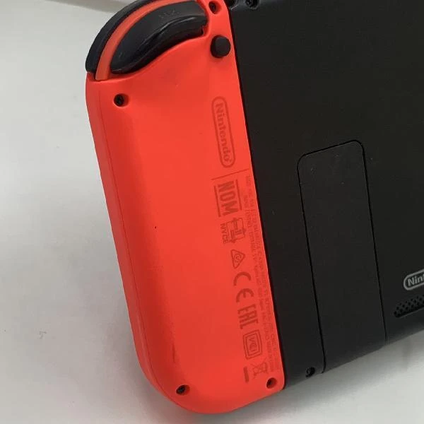 Nintendo Switch 2019年8月発売モデル  HAC-001 レッド