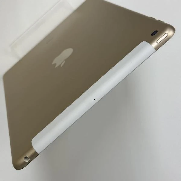 iPad 第5世代 docomo版SIMフリー 32GB MPG42J/A 訳あり品