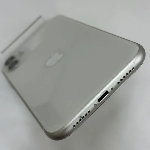 iPhone11 Apple版SIMフリー 256GB MWM82J/A A2221 ホワイト